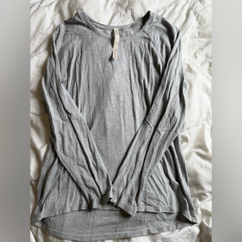 lululemon athletica Women's Light Gray Long-Sleeve Crewneck